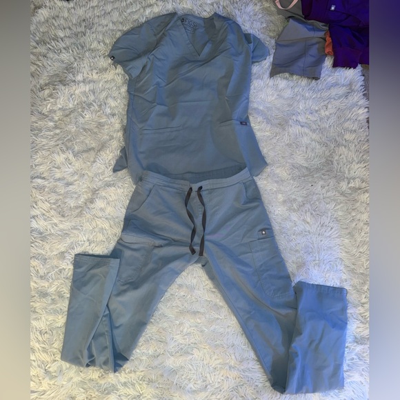 FIGS DUSTY BLUE💙🔵 - Picture 2 of 3